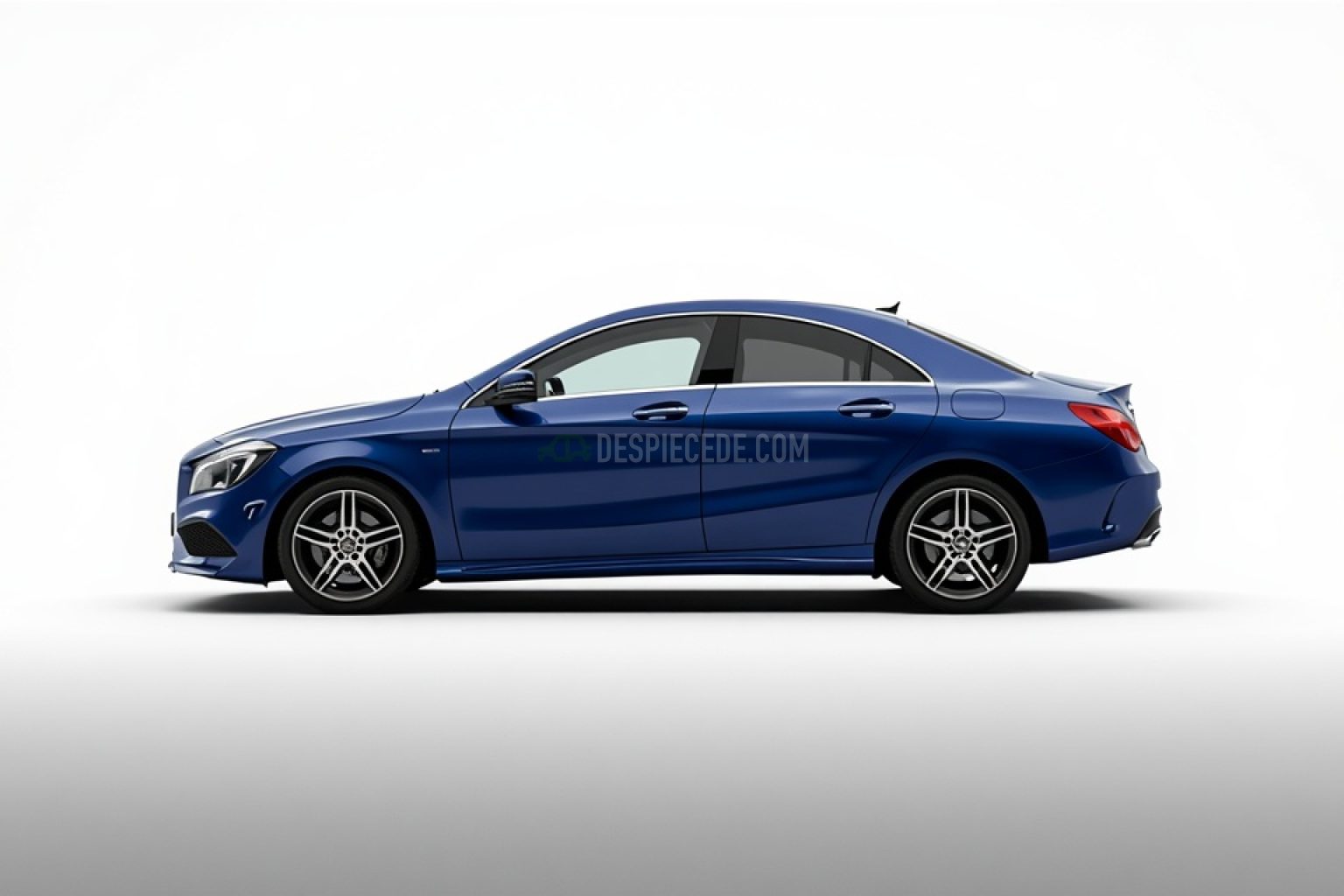 Despiece Mercedes Benz CLA Coupe (C117 Versión 2016) CLA 220d (177 cv) DCT 2016 azul